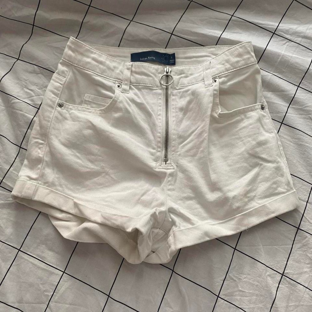Indigo Rising O-Ring High Rise Cuff White Jean Shorts with Circular Zipper